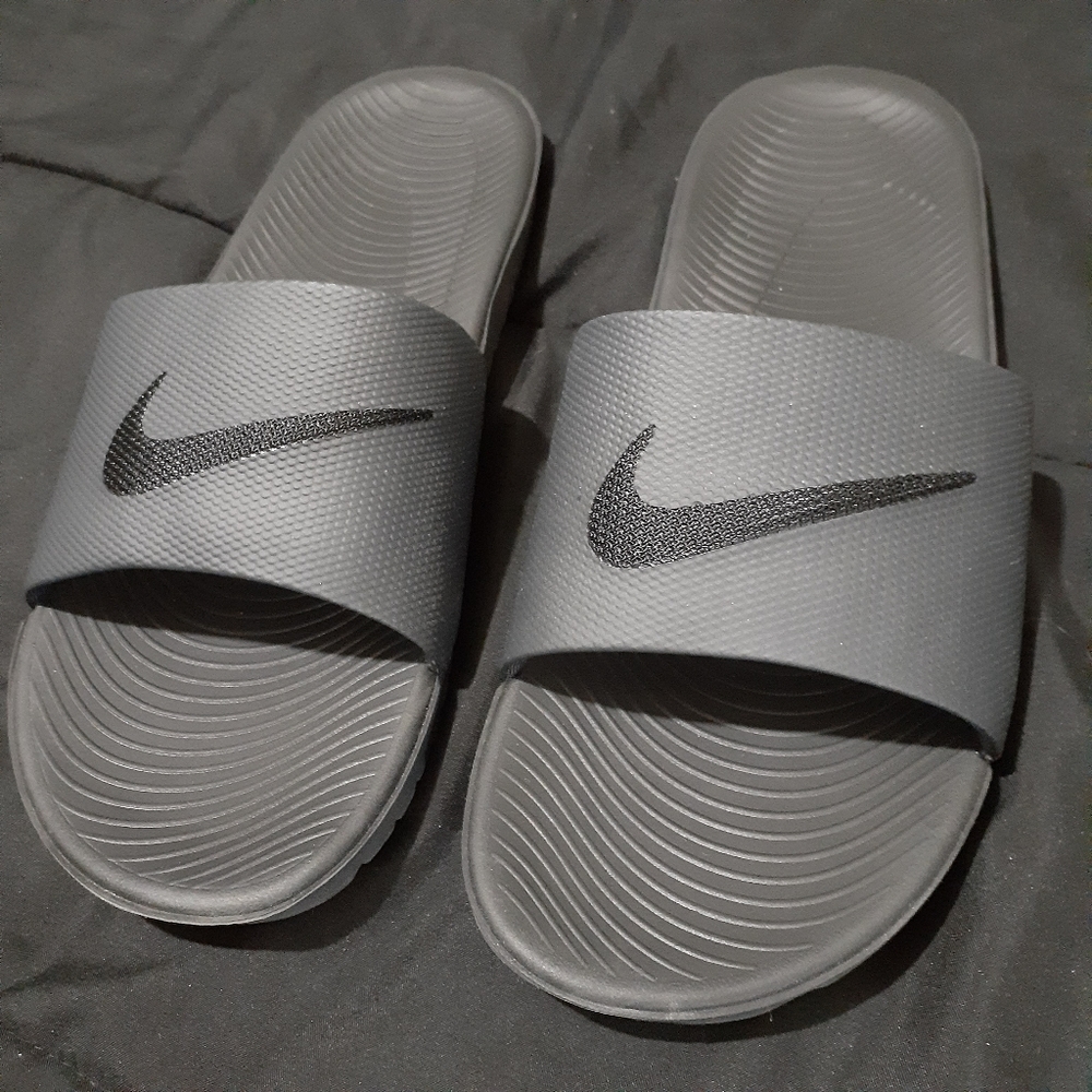 Nike slides